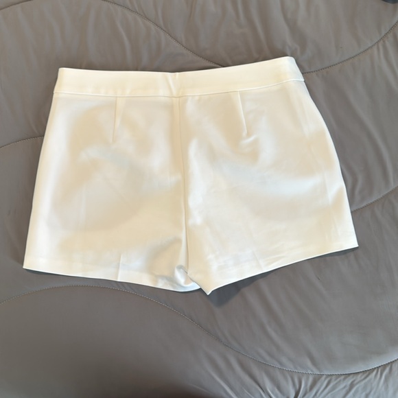 Two pairs of Express Shorts. Black and white. size 6. - Picture 5 of 7